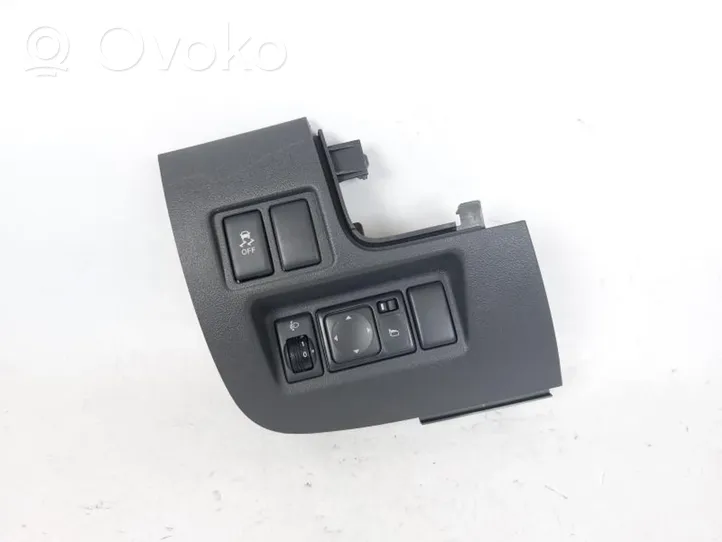 Nissan Micra Center console 684851HB0A