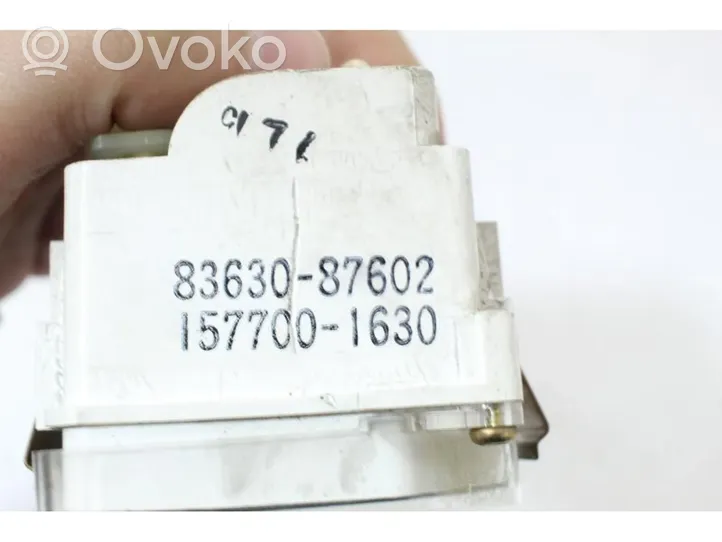 Daihatsu Feroza Monitori/näyttö/pieni näyttö 8363087602