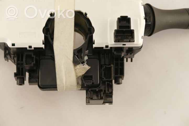 Nissan X-Trail T32 Leva/interruttore dell’indicatore di direzione e tergicristallo 255546FR0A