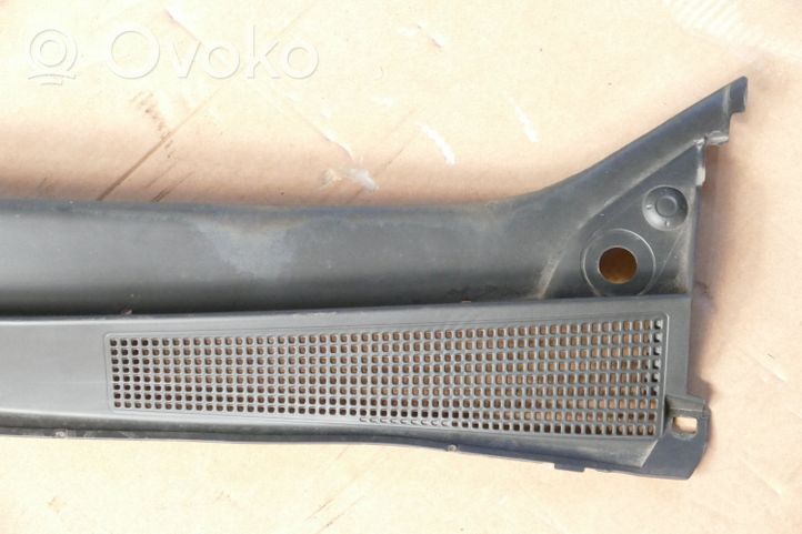 Dacia Sandero Rivestimento del tergicristallo 668113105R