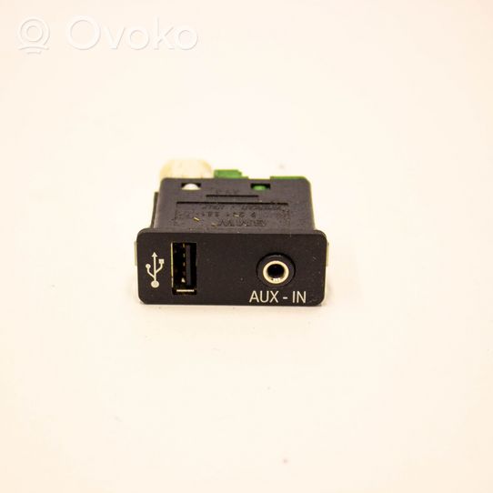 BMW X1 E84 Connettore plug in AUX 9241331