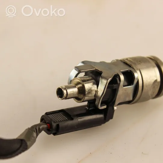 Volvo XC90 Fuel injector 31432778