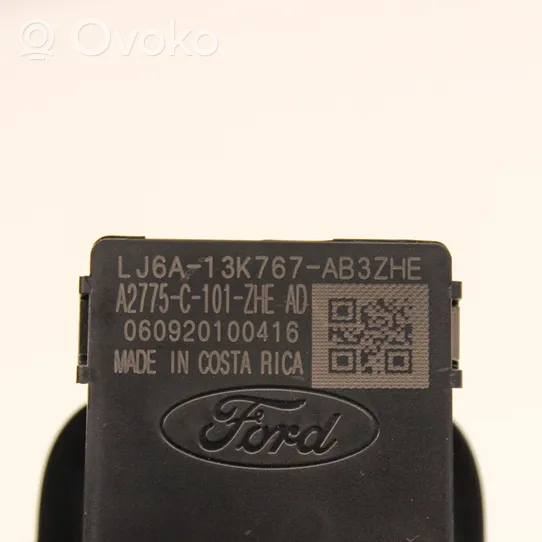 Ford Kuga III Inne części wnętrza samochodu LJ6A13K767AB