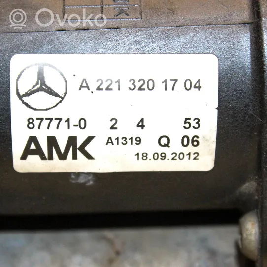 Mercedes-Benz S W221 Compresor/bomba de la suspensión neumática A2213201704