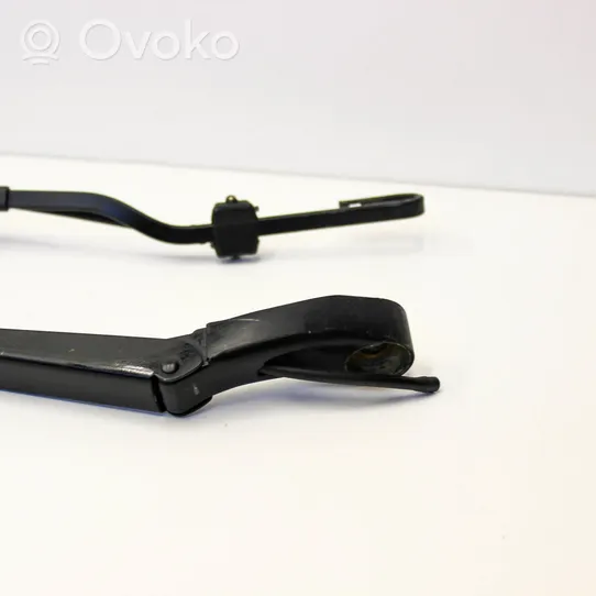 Jaguar XK8 - XKR Windshield/front glass wiper blade GJA8955EC