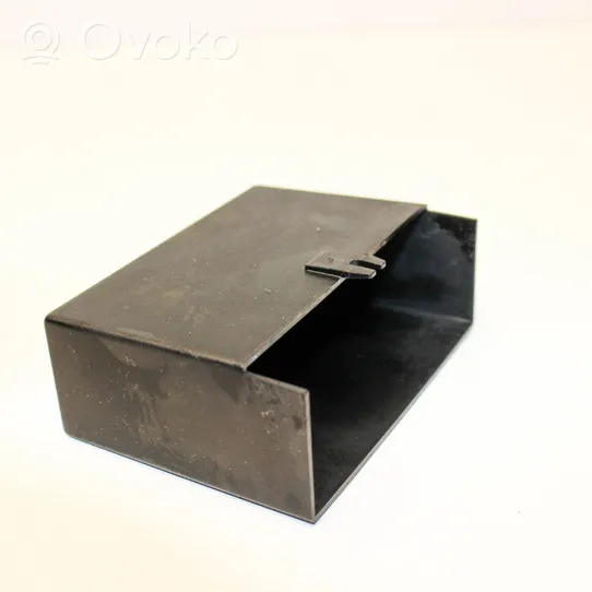 Jaguar XK8 - XKR Relay mounting block LJA6735AB