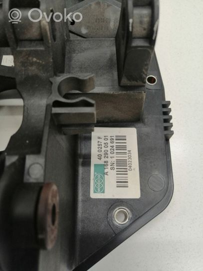 Mercedes-Benz A W168 Assemblage pédale A1682900049