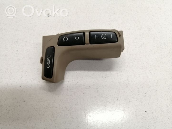 Volvo S80 Steering wheel buttons/switches 30739573