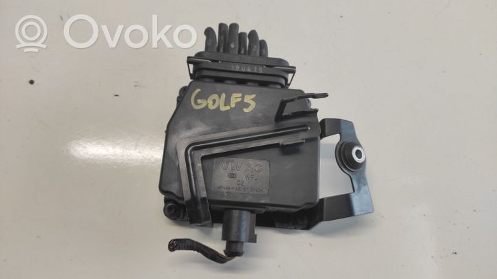 Volkswagen Golf V Central locking vacuum pump 1K0906279B