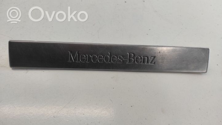 Mercedes-Benz ML W163 Copertura del rivestimento del sottoporta posteriore A1636861620