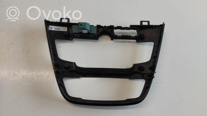 Opel Insignia A Radion/GPS-laitteen pääyksikön kehys 13273253