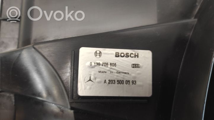 Mercedes-Benz SLK R172 Jäähdyttimen jäähdytinpuhaltimen suojus A203505355