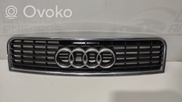 Audi A4 S4 B6 8E 8H Etupuskurin ylempi jäähdytinsäleikkö 8E0853651