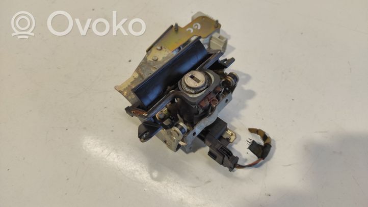 Skoda Octavia Mk1 (1U) Poignée extérieure de hayon arrière 1U6827565