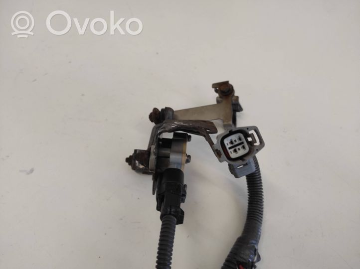 Toyota Avensis T250 Sensore di livello faro/fanale 8216305040