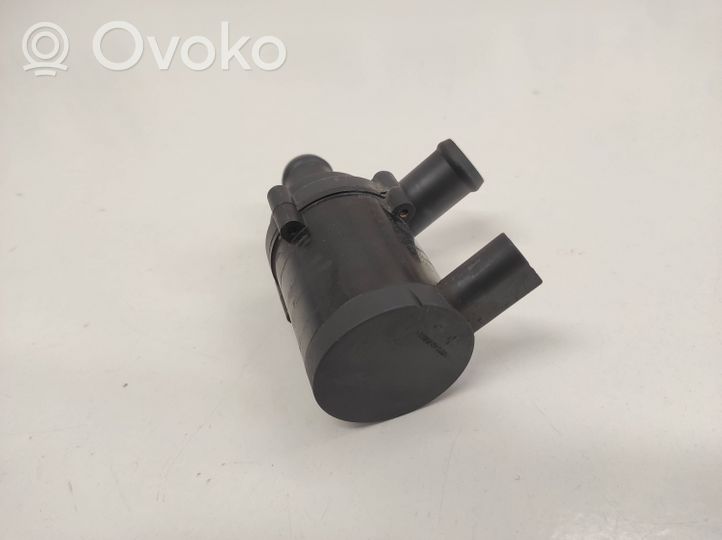 Volkswagen Touareg I Pompe à eau de liquide de refroidissement 7L0965561