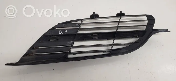 Nissan Almera Tino Front bumper lower grill 981M020