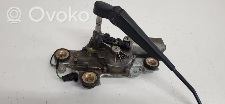 Ford Focus Moteur d'essuie-glace arrière 0390201548