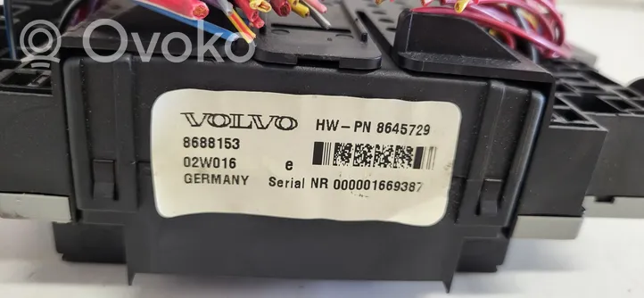 Volvo S60 Module de fusibles 8688153