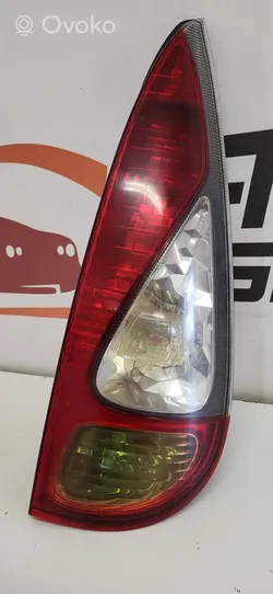 Toyota Yaris Verso Lampy tylnej klapy bagażnika 