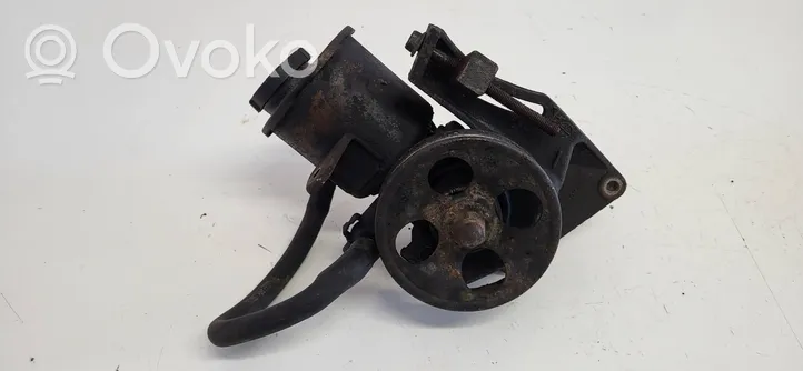 Subaru Legacy Power steering pump 