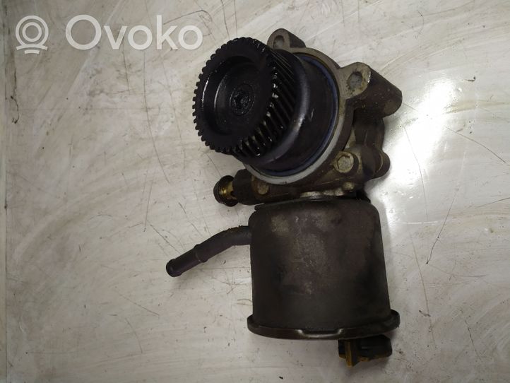 Mazda 323 Power steering pump 