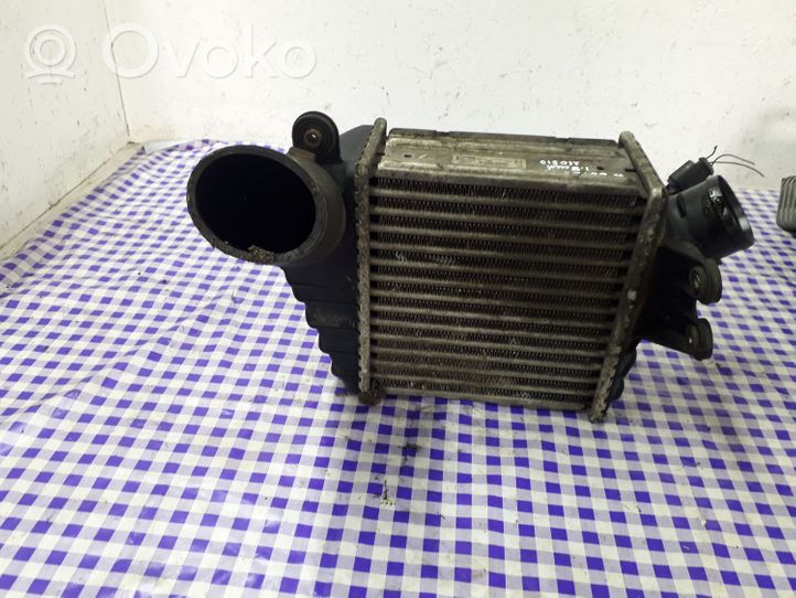 Volkswagen New Beetle Chłodnica powietrza doładowującego / Intercooler 1J0145803