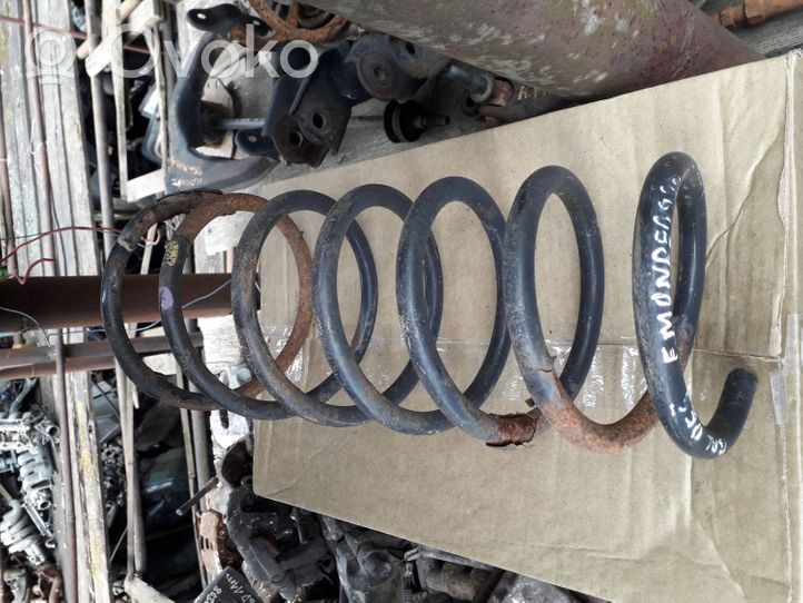 Ford Mondeo MK II Rear coil spring 