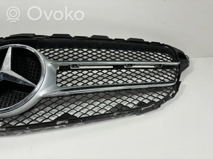 Mercedes-Benz C W205 Grille calandre supérieure de pare-chocs avant 11147807246