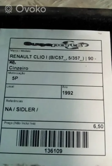 Renault Clio I Auton tuhkakuppi 