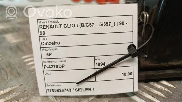 Renault Clio I Auton tuhkakuppi 