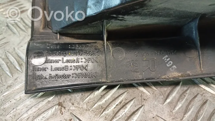 Toyota Corolla E120 E130 Lampy tylnej klapy bagażnika 