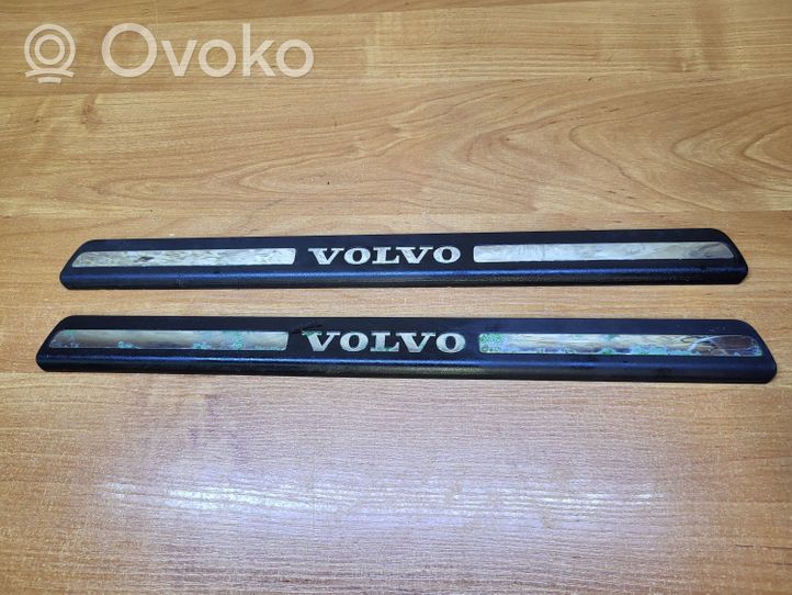 Volvo XC70 Listwa progowa 8659960