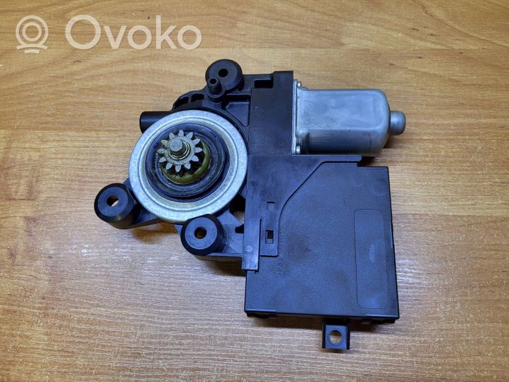 Volvo S40 Moteur de lève-vitre de porte arrière 979039-100