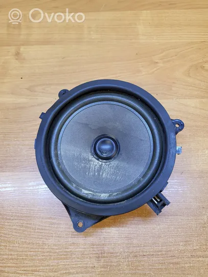 Volvo V70 Takaoven kaiutin 30745941