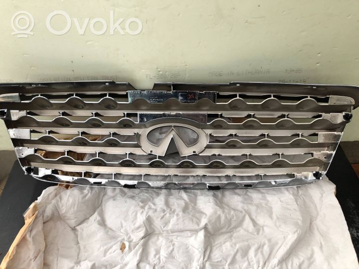 Infiniti FX Front bumper upper radiator grill 62310CG000