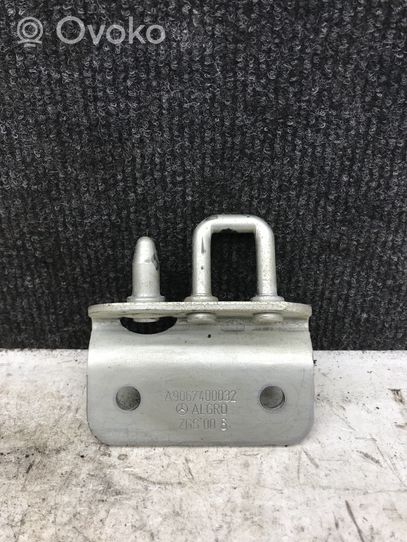 Mercedes-Benz Sprinter W906 Loading door lock loop/hook striker A9067400032