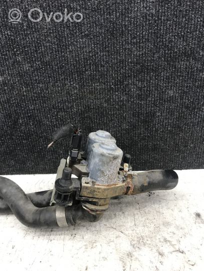 Mercedes-Benz E W210 Coolant heater control valve 0018307884