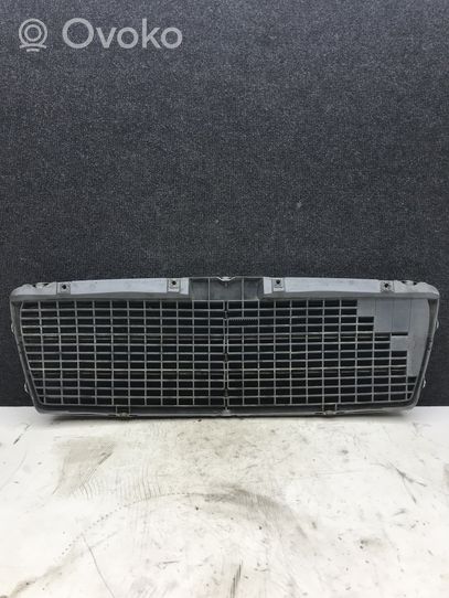 Mercedes-Benz E W210 Maskownica / Grill / Atrapa górna chłodnicy 2108880023