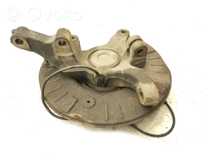 Mercedes-Benz Vito Viano W639 Fuso a snodo con mozzo ruota anteriore A6393320325