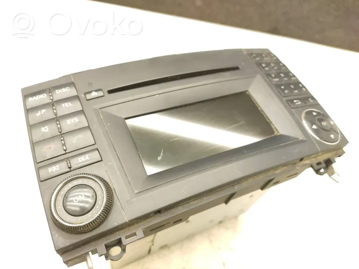 Mercedes-Benz Sprinter W906 Radio/CD/DVD/GPS head unit A1699002000