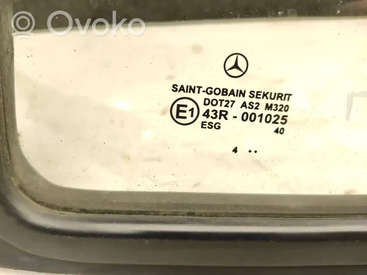 Mercedes-Benz Sprinter W901 W902 W903 W904 Etukulmaikkunan lasi, coupe 9017250120