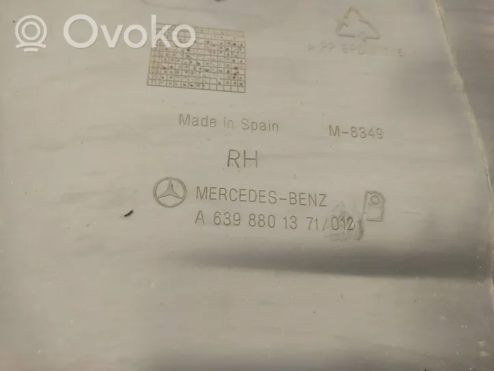 Mercedes-Benz Vito Viano W639 Rivestimento del pannello parte angolare del paraurti posteriore A6398801371
