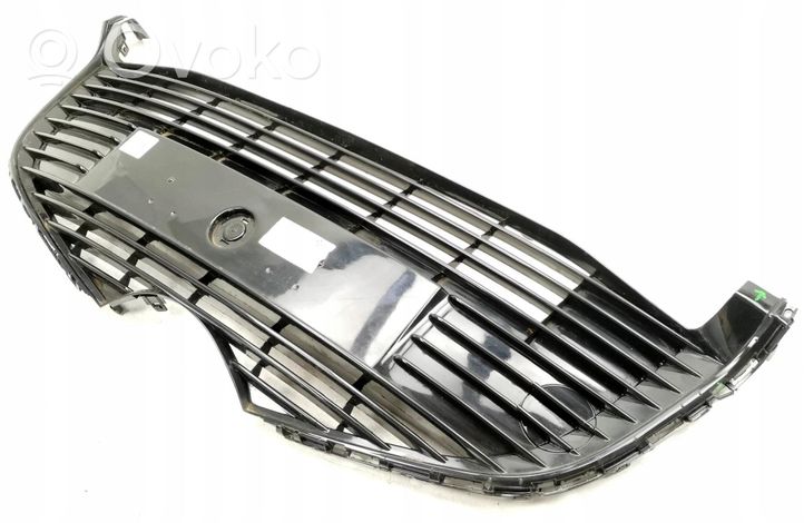 Toyota Yaris Grille calandre supérieure de pare-chocs avant 6607145