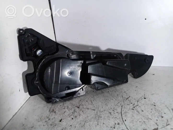 Audi Q8 Garsiakalbis (-iai) priekinėse duryse 4M8035297