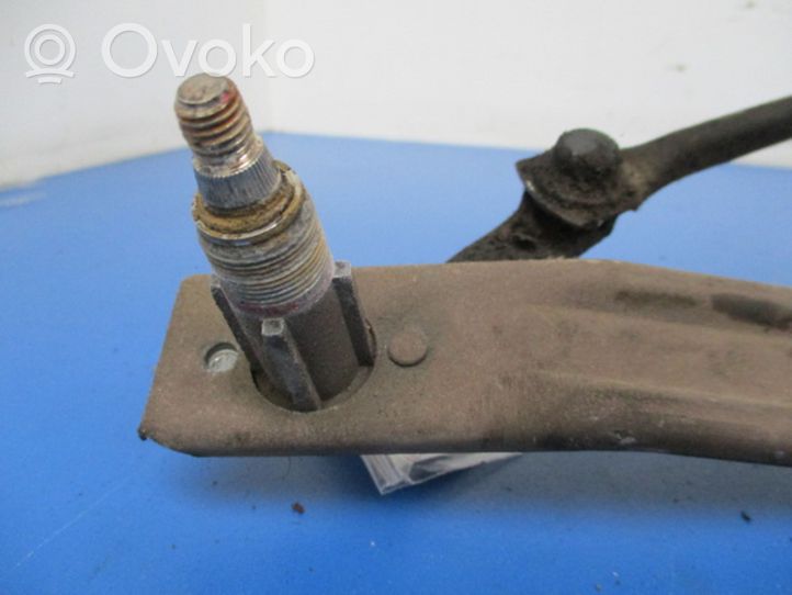 Volkswagen Polo II 86C 2F Front wiper linkage and motor 