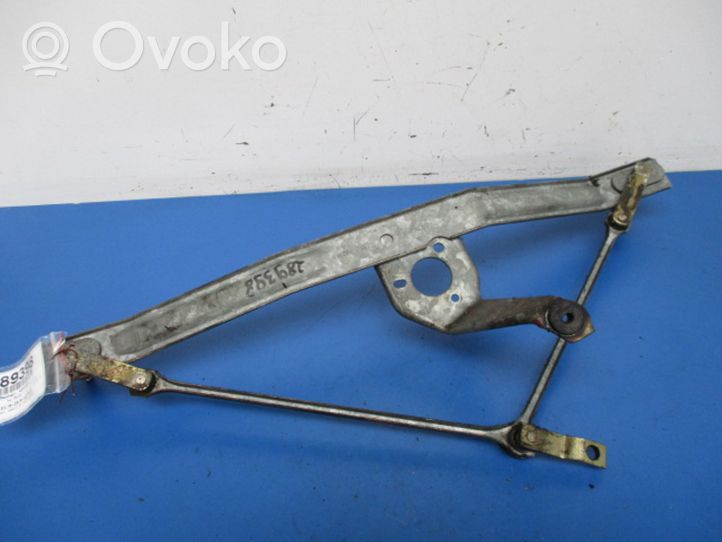 Volkswagen Polo II 86C 2F Front wiper linkage and motor 