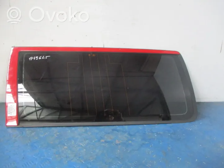 Volvo V70 Fenêtre latérale avant / vitre triangulaire 