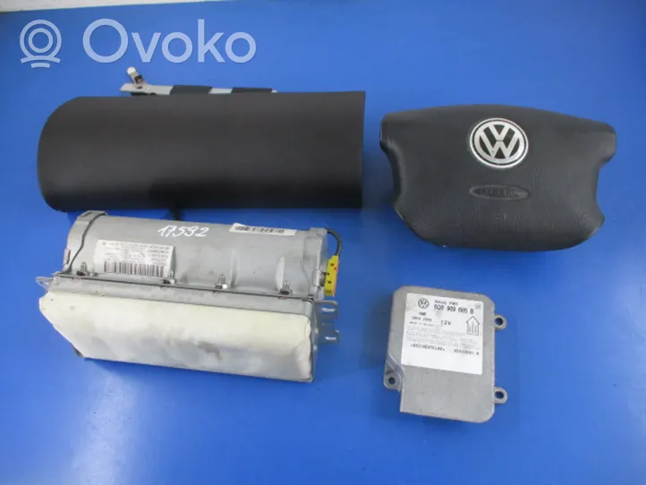 Volkswagen PASSAT B5.5 Poduszki powietrzne Airbag / Komplet 3B0880201AM