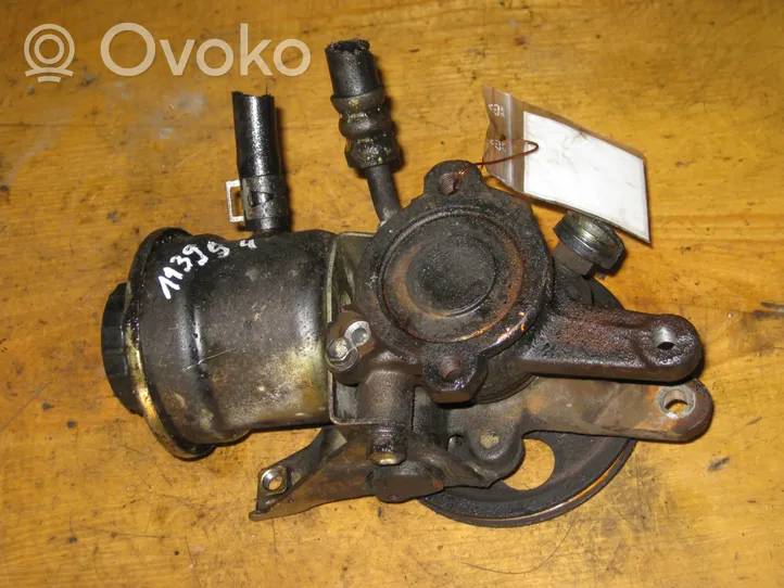 Toyota Carina T170 Power steering pump 